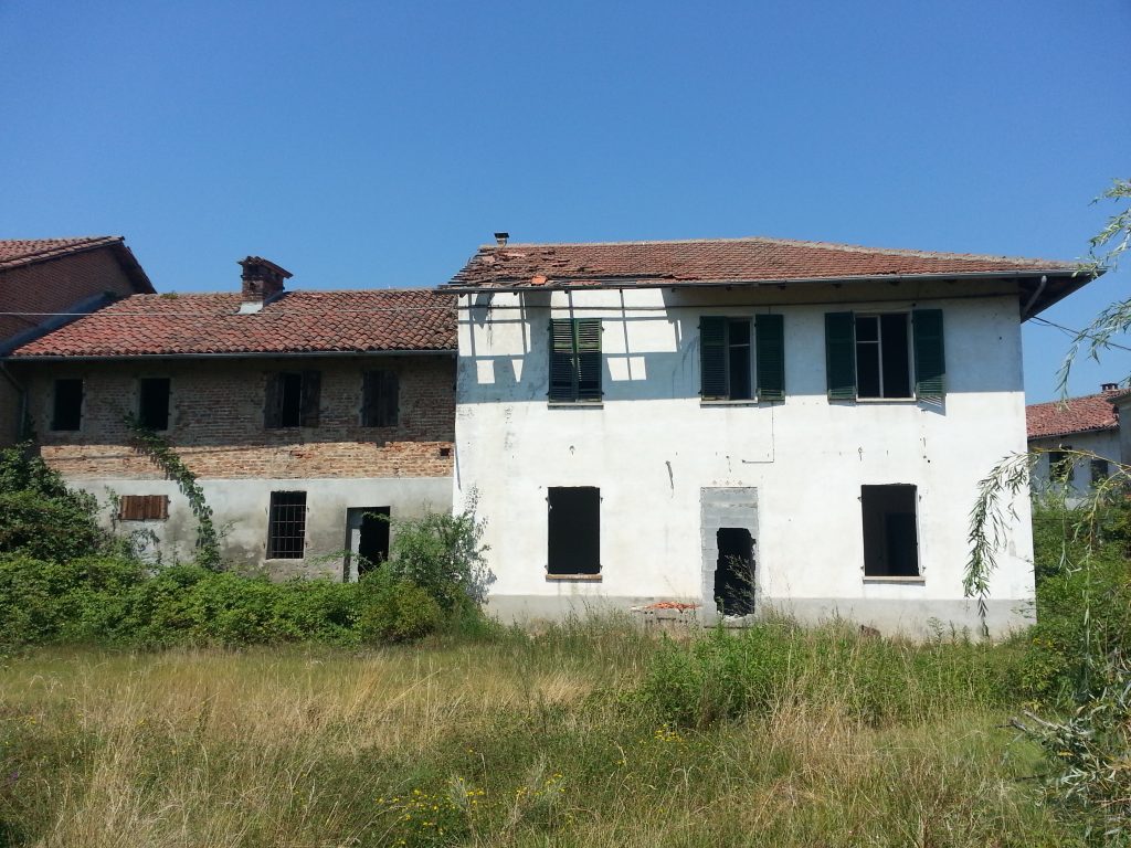 Houses in Leri Cavour