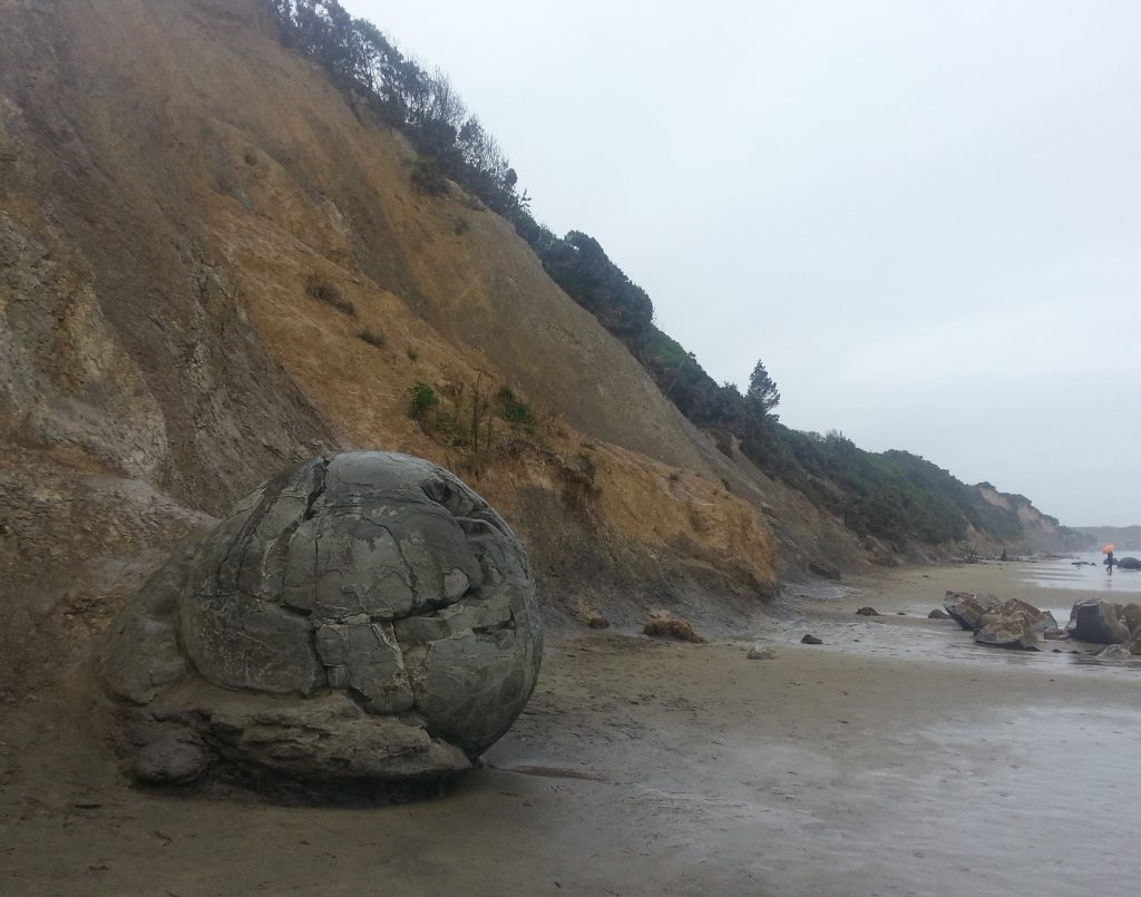 Moeraki boulder