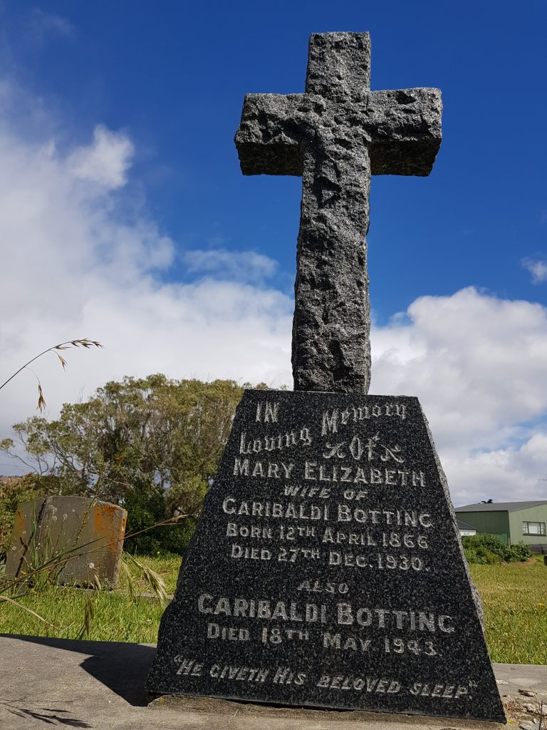 Mary Elizabeth and Garibaldi Botting's headstone