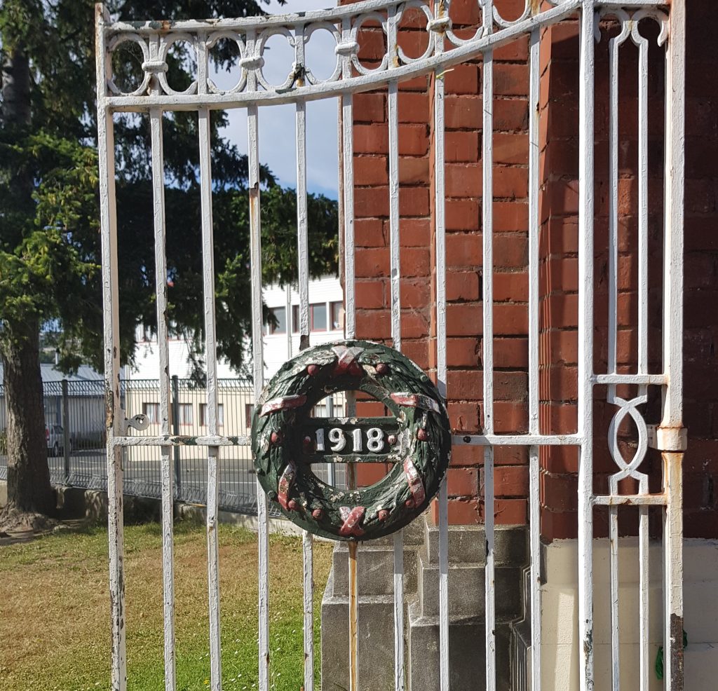 Caversham School memorial gate