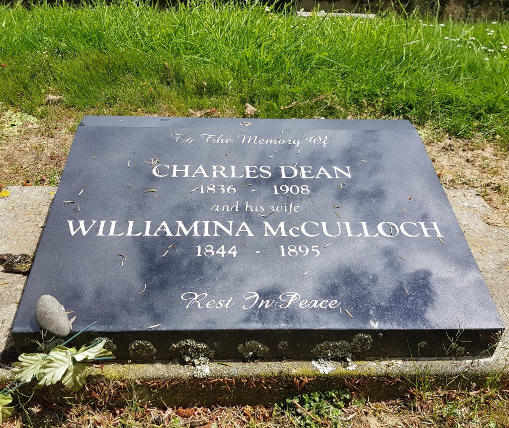 Headstone of Charles and Minnie Dean