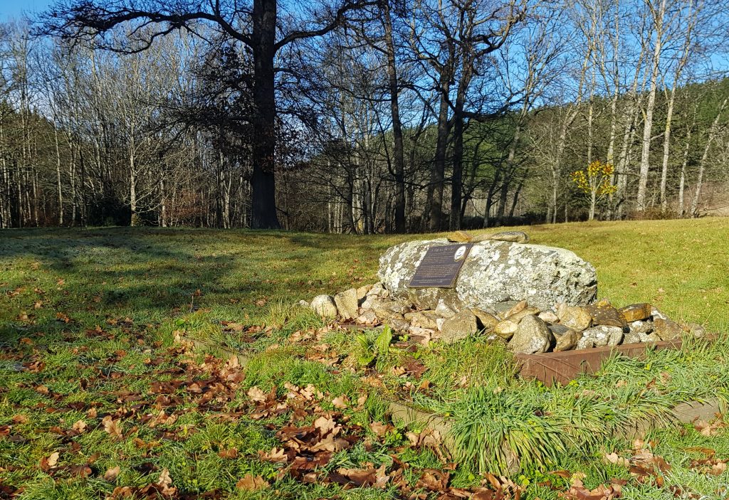 Edward Peters Memorial, Mount Stuart Recreation Reserve